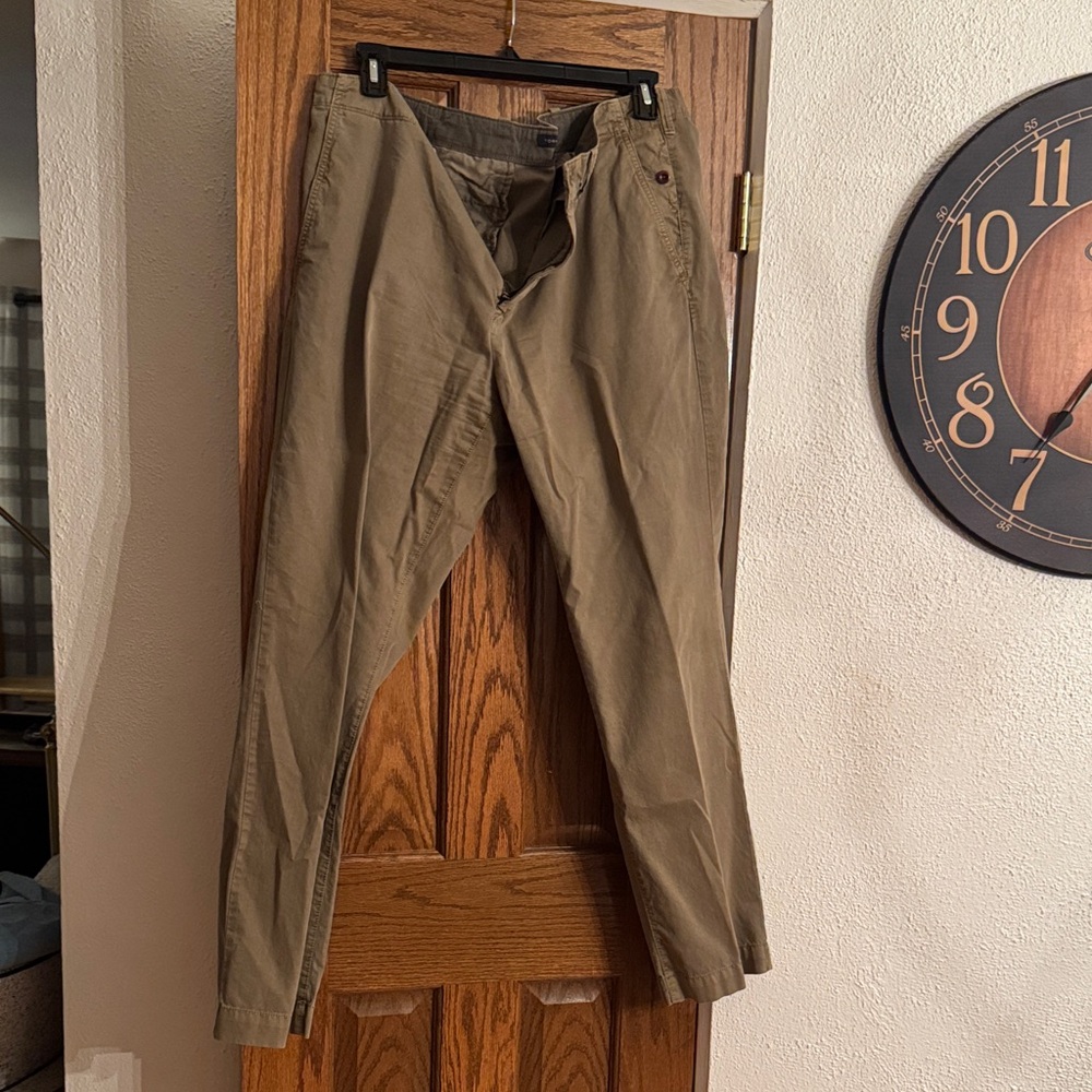 Tommy Hilfiger Men's Olive Chinos